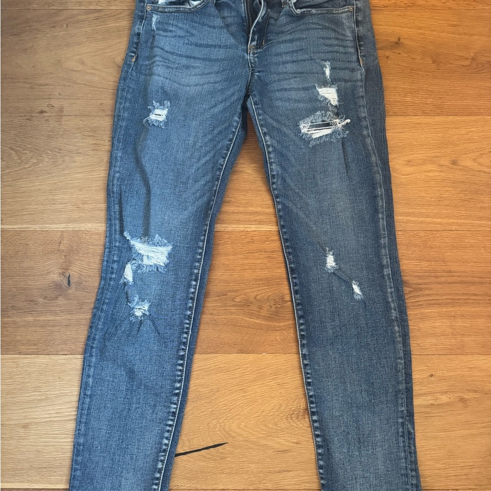 Trendy Distressed Skinny Jeans in Blue